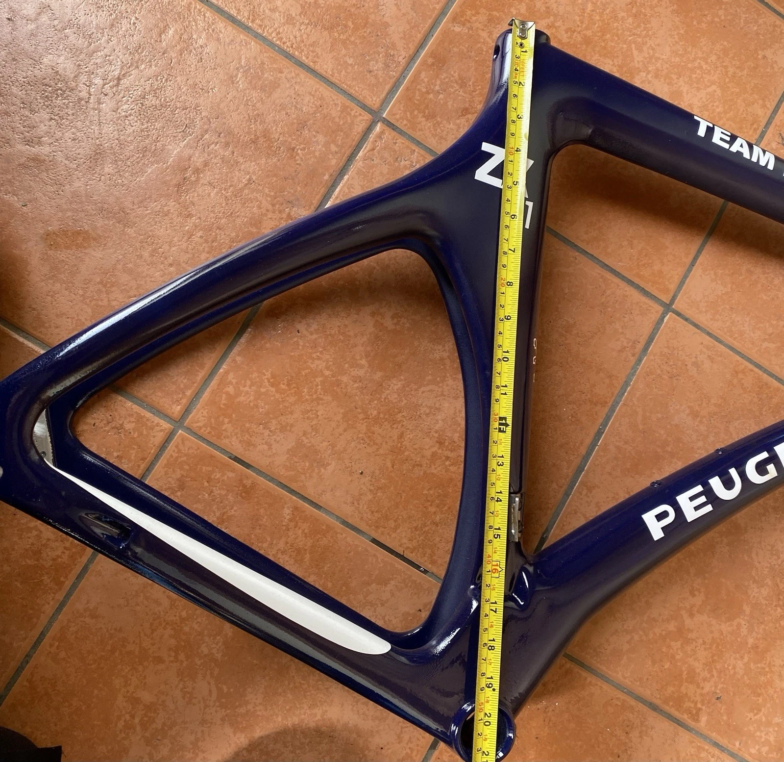 Peugeot Team Line Vitus ZX1 – Vintage Carbon Road Frame - Simply